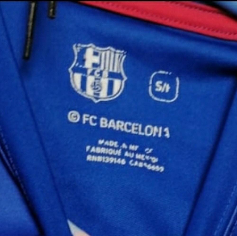 Fc Barcelona Messi shirt  boys size S - Picture 2 of 3